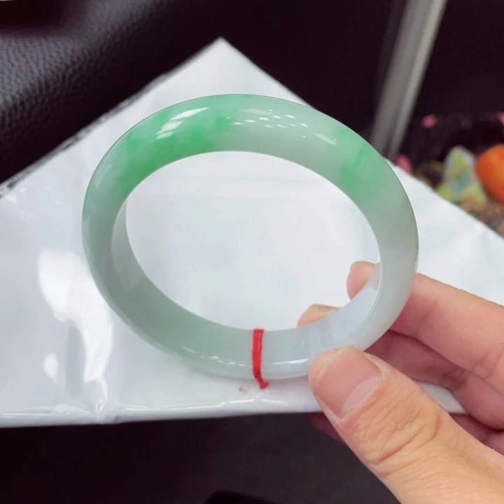 未镶嵌手镯翡翠翡翠