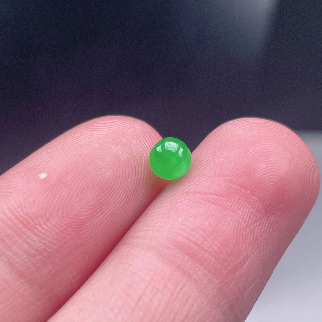 多样性发货缅甸翡翠满绿卡4+mm散珠一颗