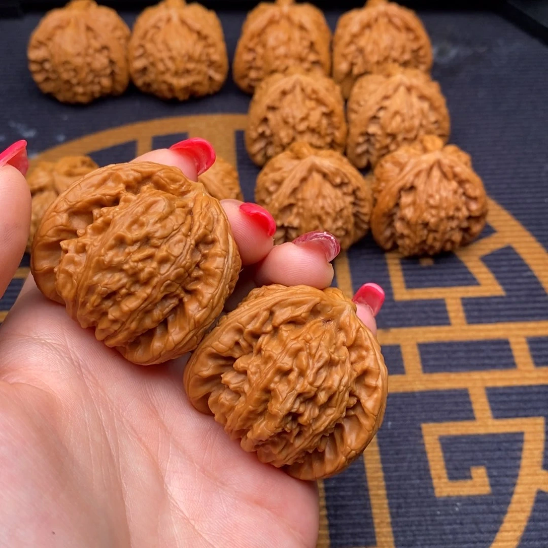 革***砖文玩核桃吊坠白狮子