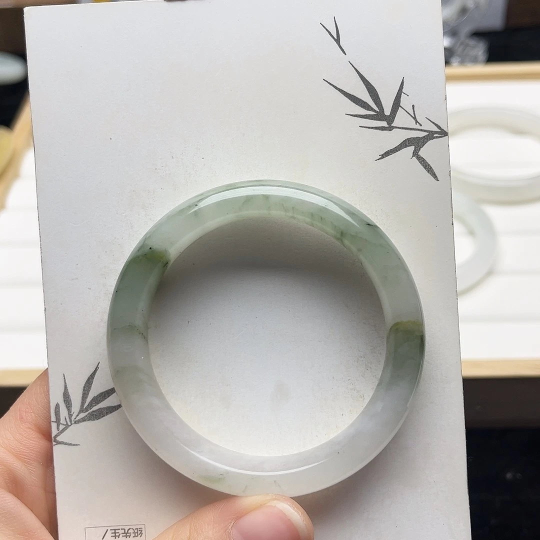 未镶嵌手镯石英质玉23