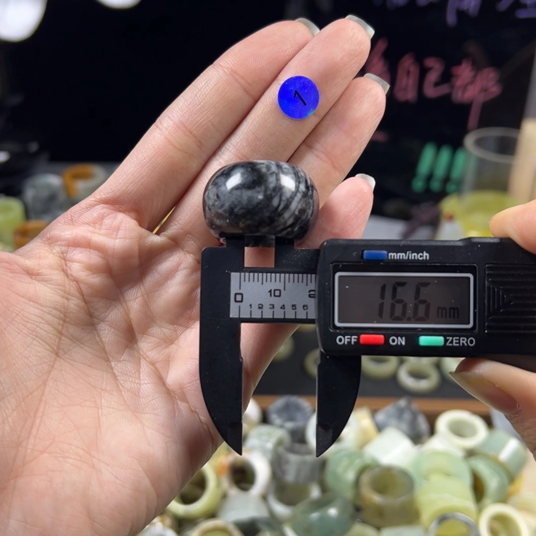 蛇纹石玉未镶嵌戒指