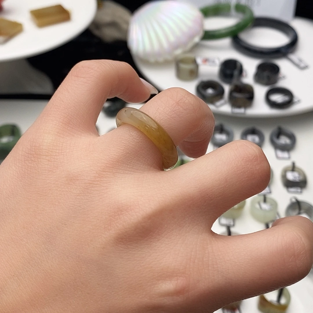 和田玉（糖玉）未镶嵌戒指m41糖草花泥鳅背17.1