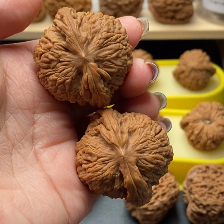 文玩核桃吊坠肉团子球疆41尺