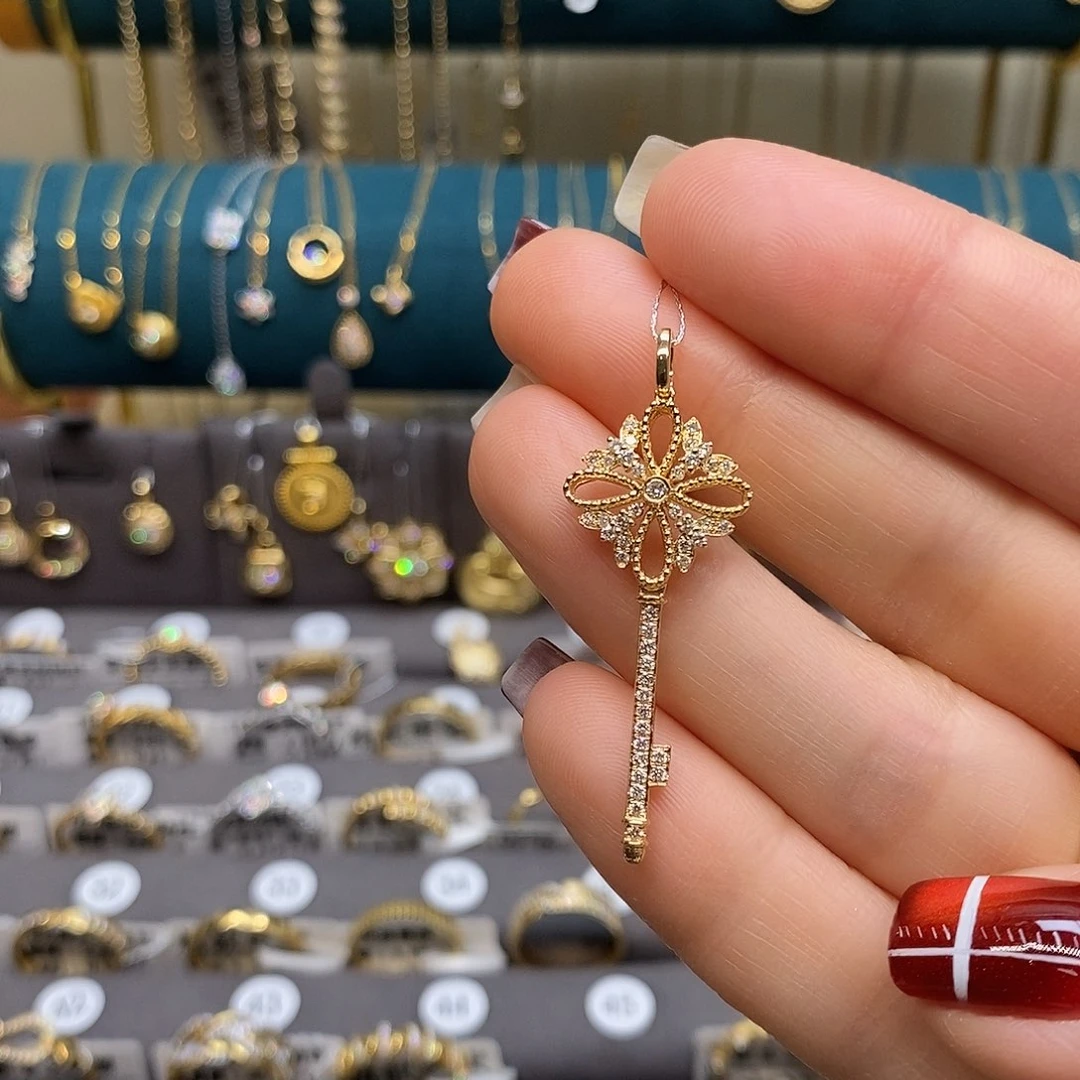 钻石吊坠18K金镶嵌天然钻石