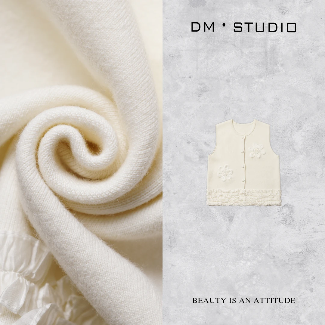 DEDM－DM•STUDIO/气质蕾丝花边重工钉钻小花排扣马甲上衣（25004）