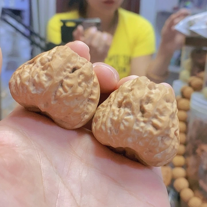 【闪购商品】文玩核桃把件38红皮蛤蟆头
