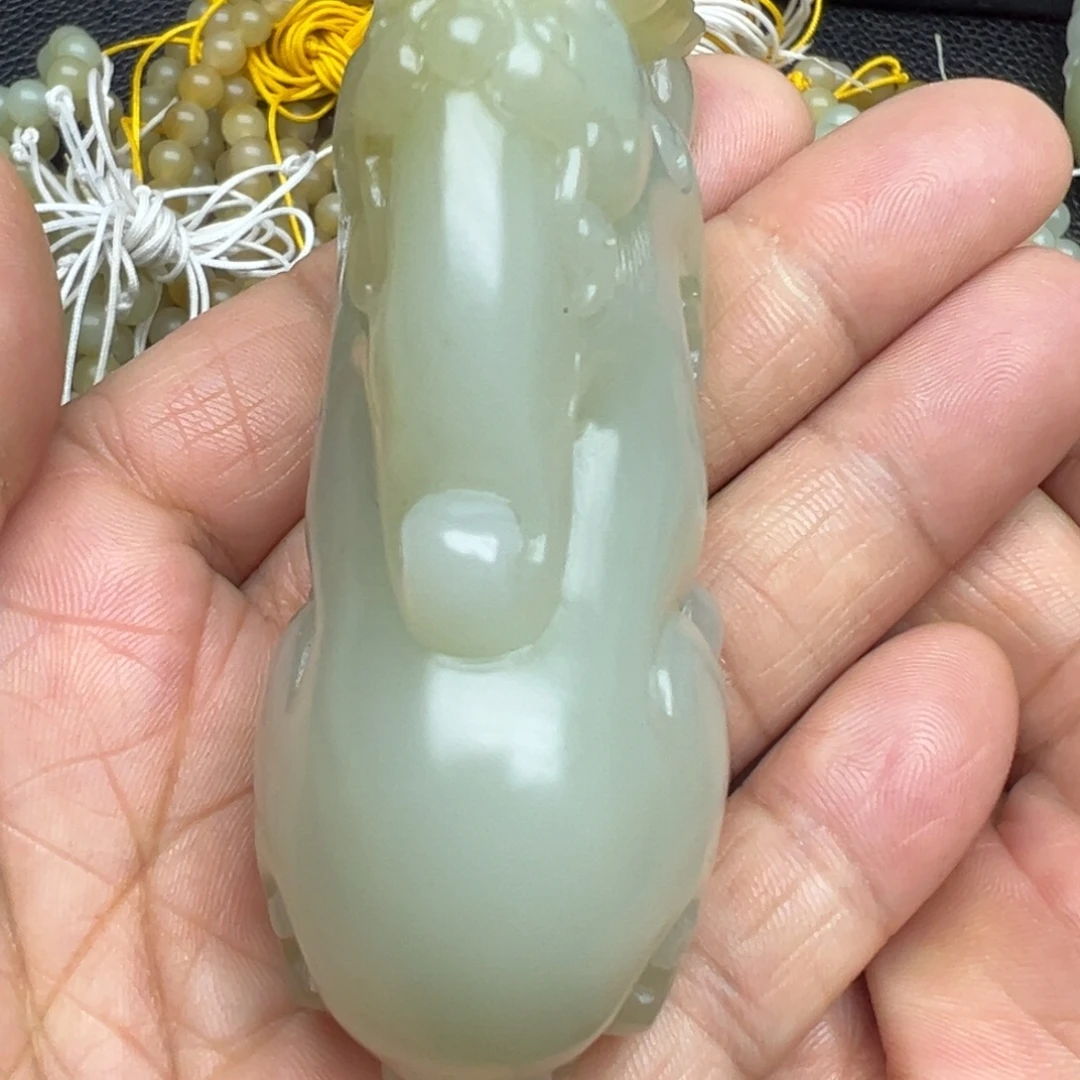 和田玉（糖玉）未镶嵌把件