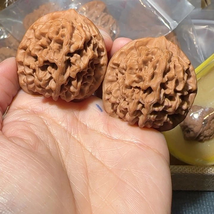 M***M吊坠文玩核桃秦闷39尖微修