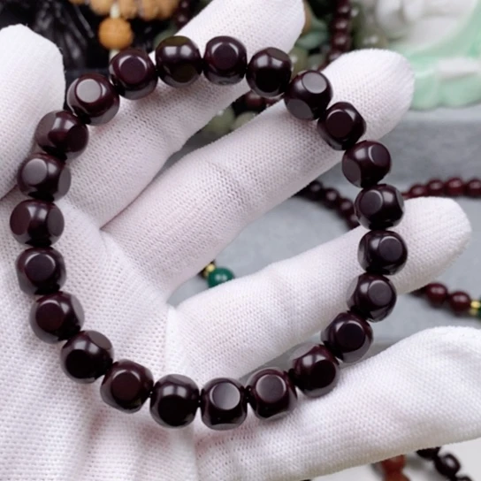 江***产猴头关的一个小镇上