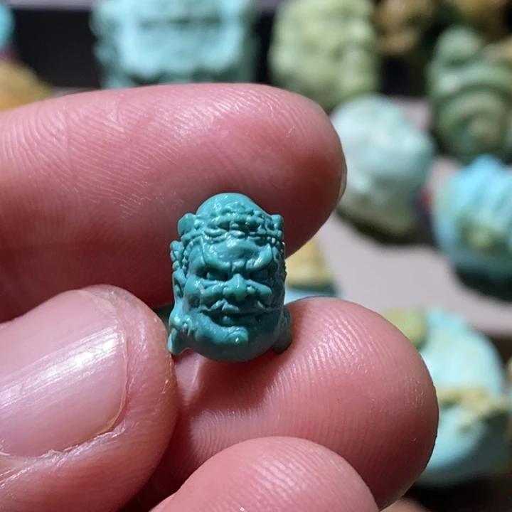 绿松石未镶嵌颈饰