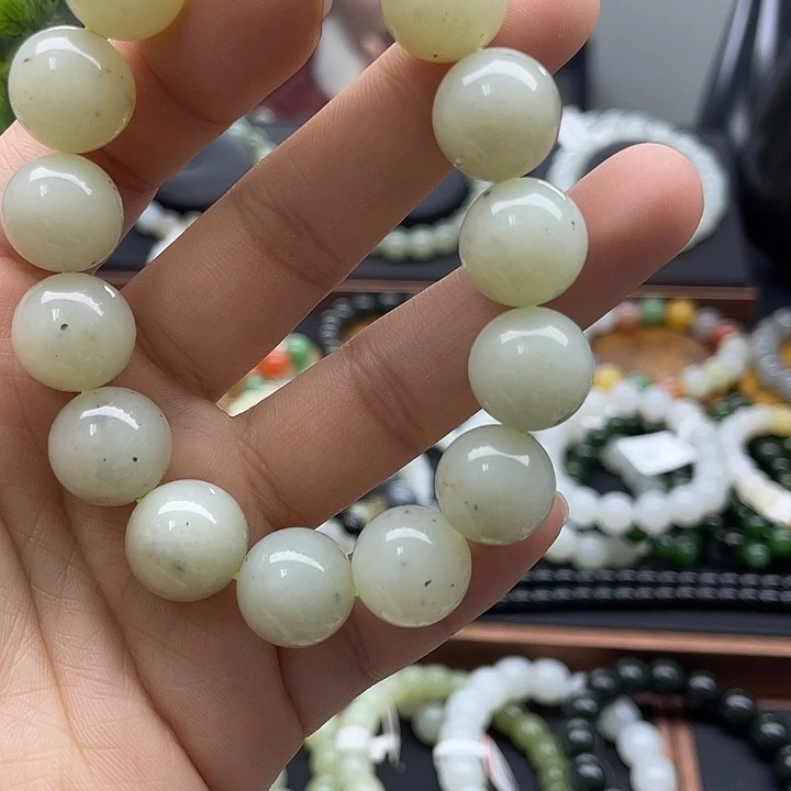 和田玉未镶嵌手串