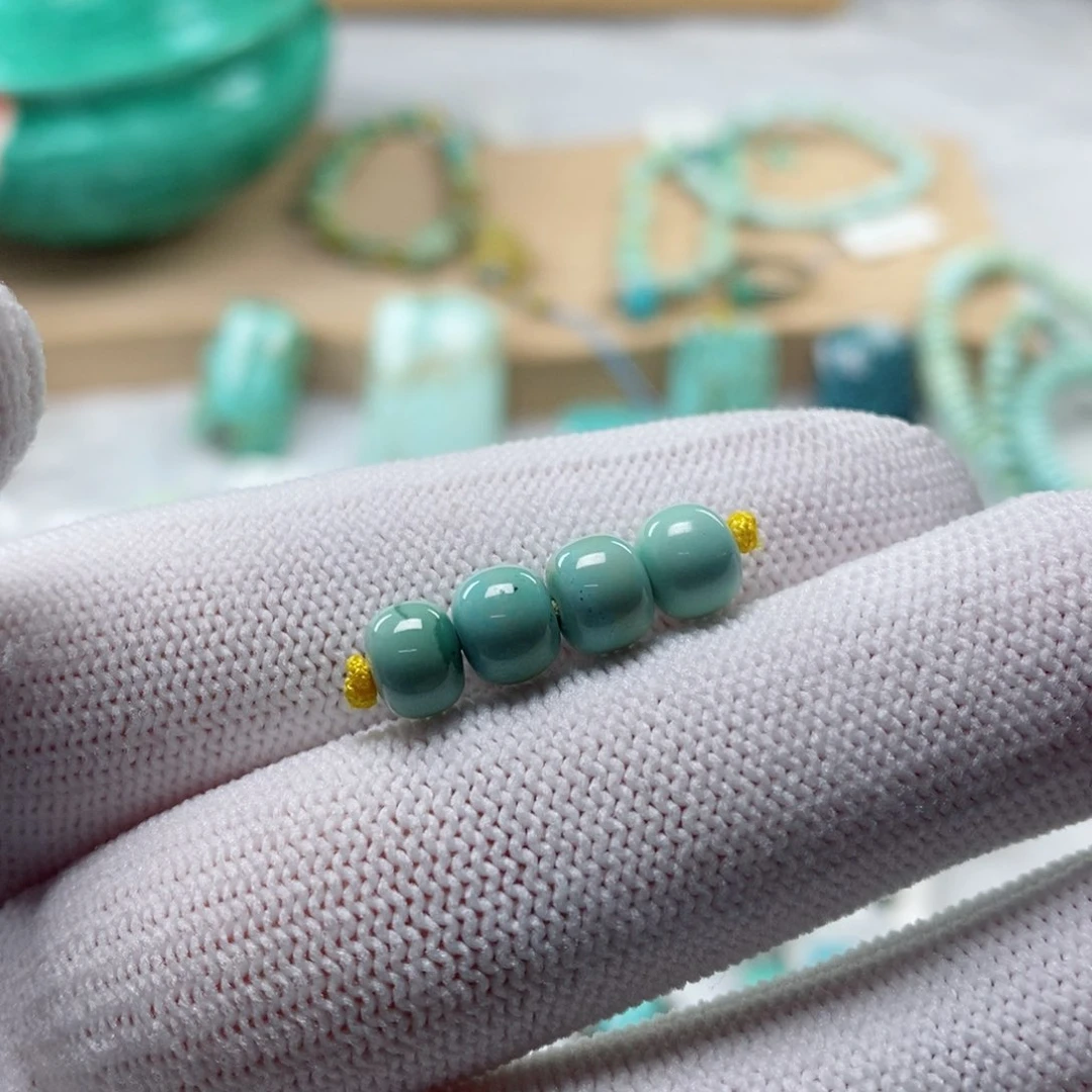 绿松石颈饰未镶嵌