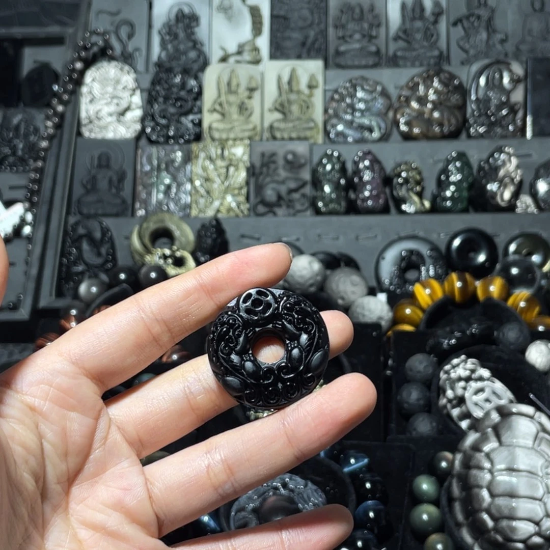撒***丸黑曜岩未镶嵌珠宝奇石