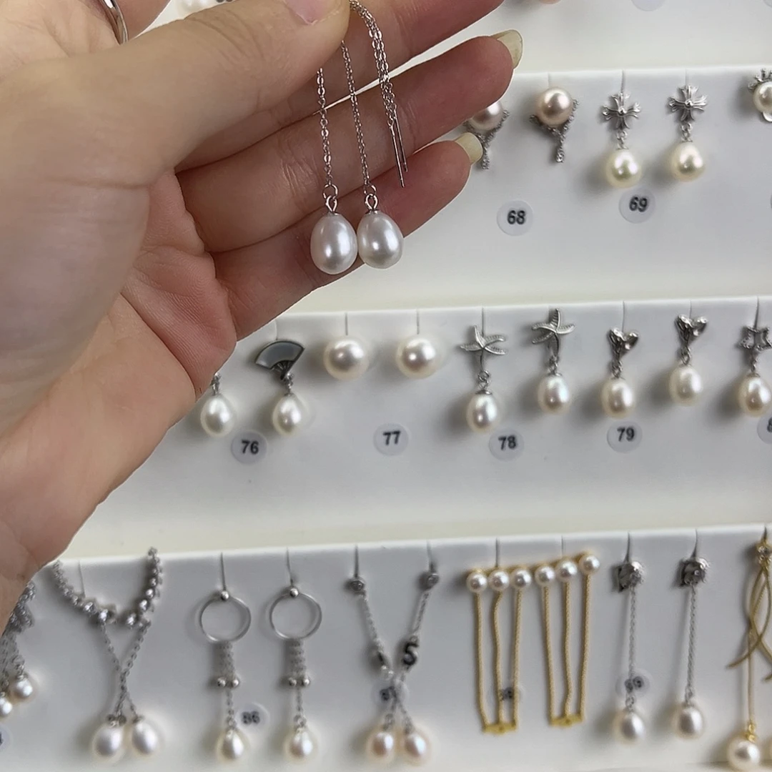 淡水珍珠银S925镶嵌耳饰