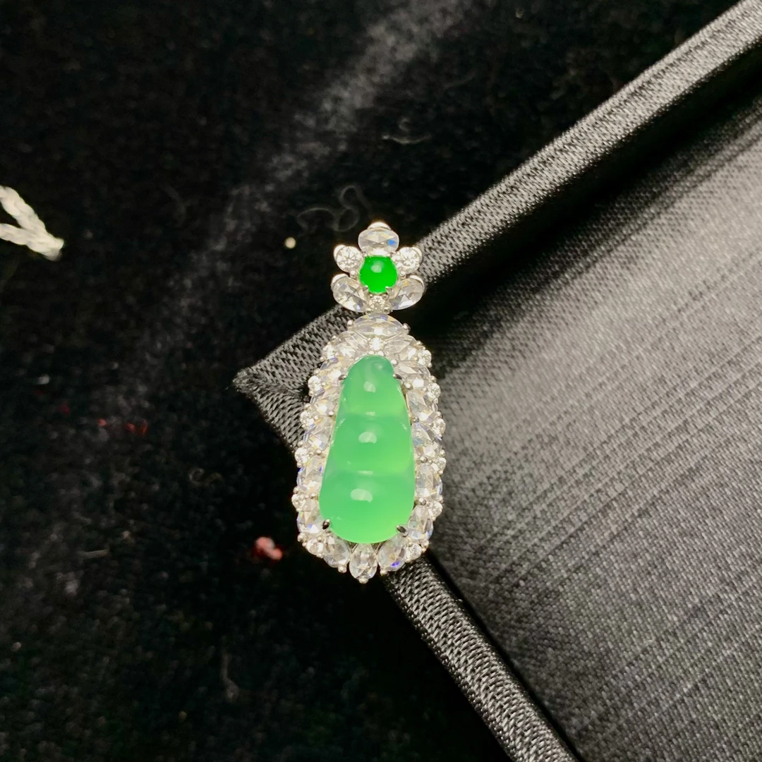 福豆｜天然绿玉髓福豆小精品镶嵌吊坠