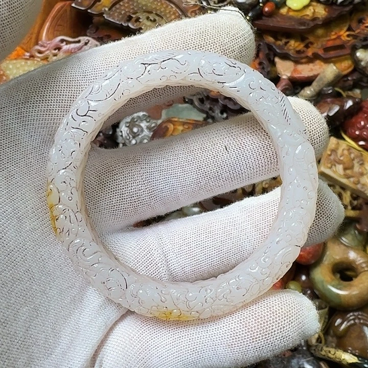 新***！和田玉未镶嵌挂件