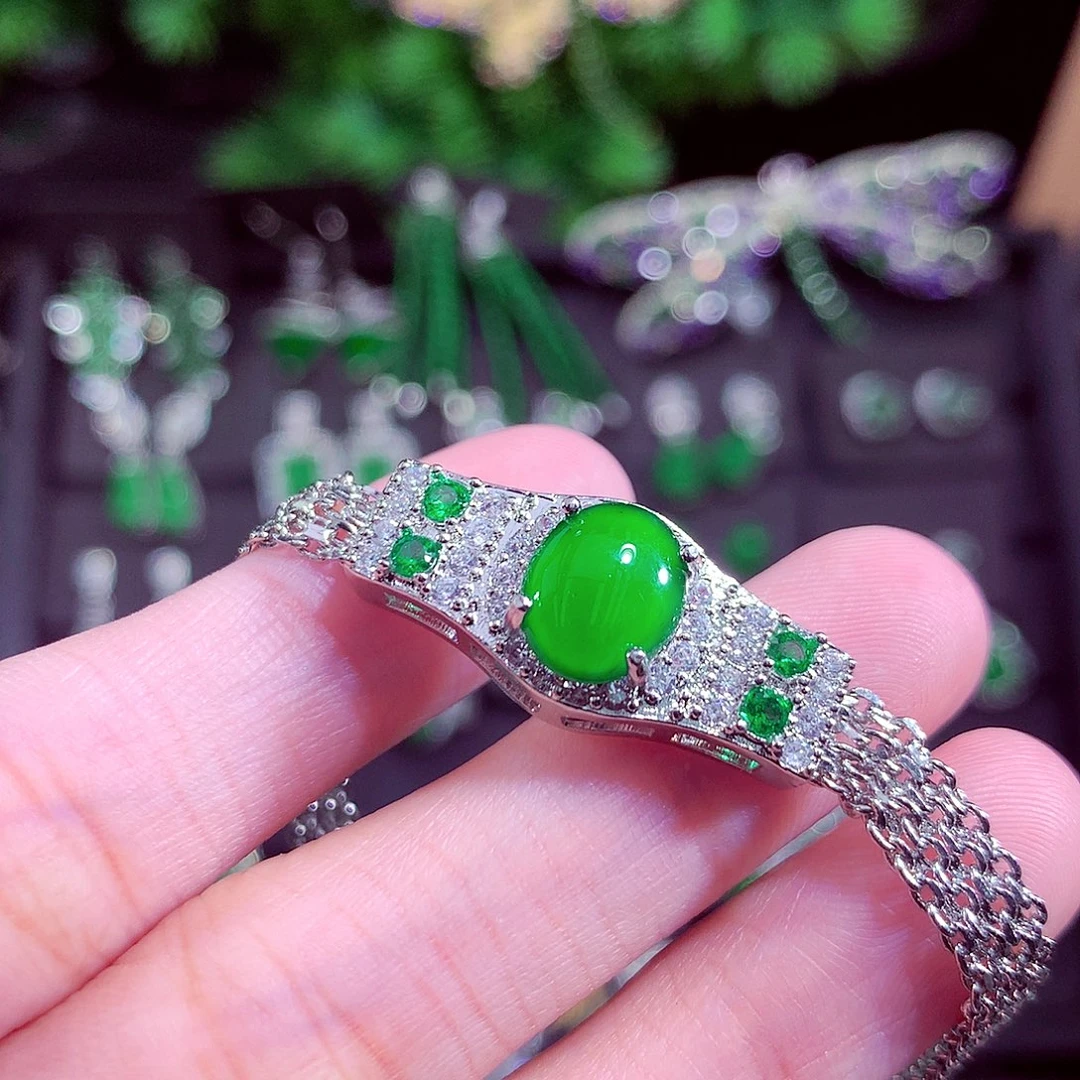 颈饰未镶嵌翡翠天然