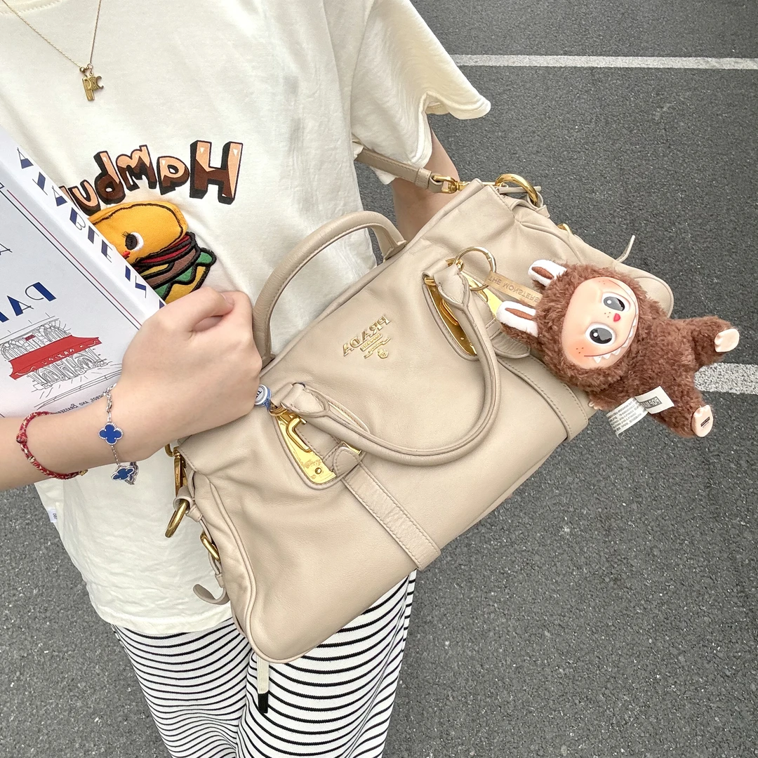 95新 Prada/普拉达 奶茶色横版托特手拎有肩带