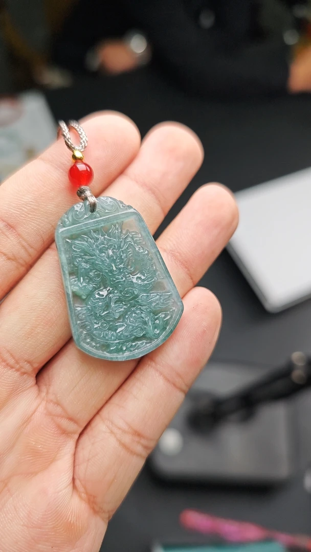 翡翠A货 龙牌 精美吊坠 玉坠 精工雕刻