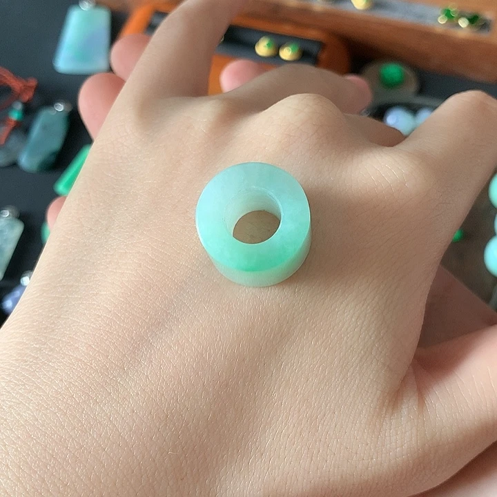 W***酒翡翠未镶嵌吊坠(不含链)路路通