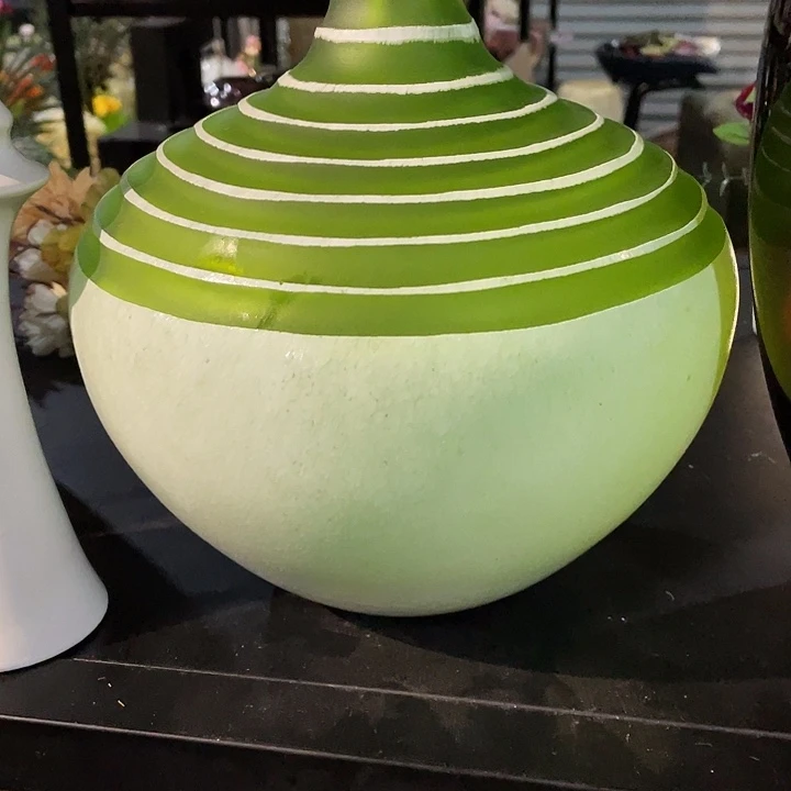 陶瓷花瓶部分（微瑕）