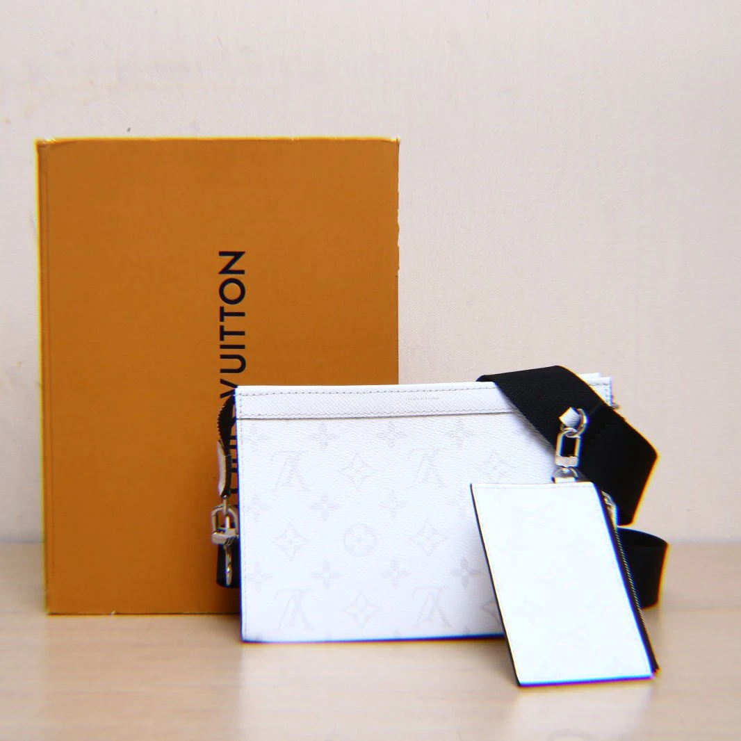 99新 LouisVuitton/路易威登 小花黑黑 芯片 Gaston 三合一洗漱包