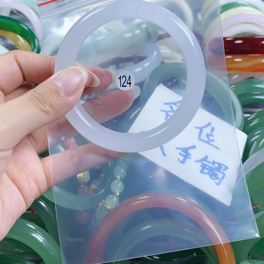 石英质玉手镯未镶嵌60