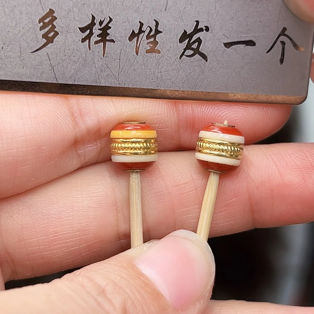 南红玛瑙未镶嵌珠宝奇石发一件，多样性发货