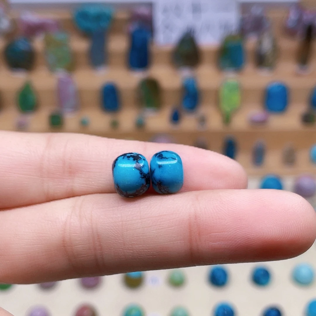 绿松石未镶嵌颈饰