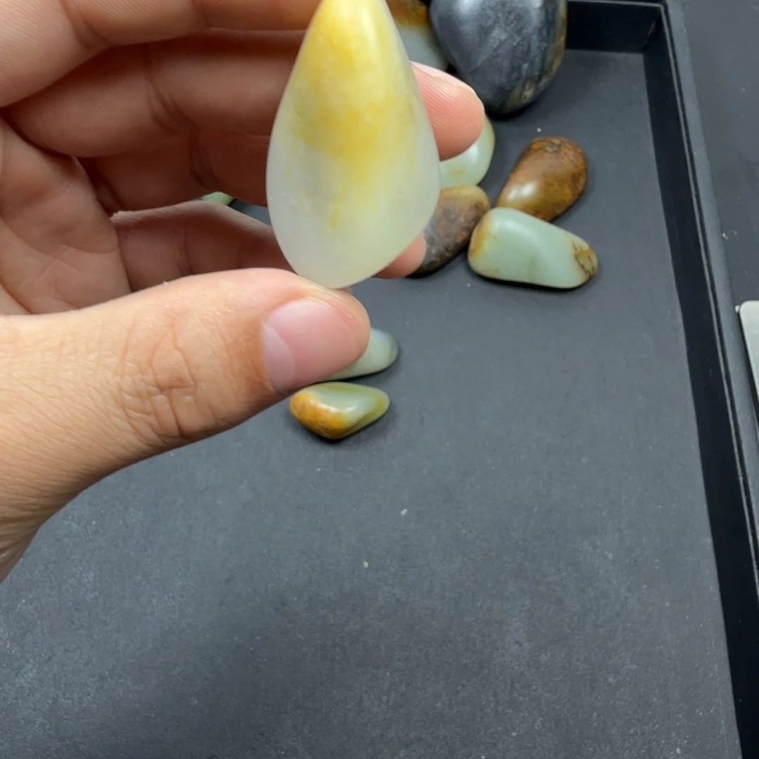 般***子和田玉未镶嵌挂件