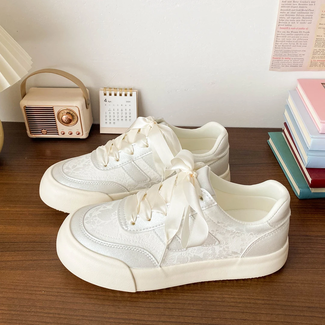 板鞋女ol小白鞋显小特秀气日系运动薄款女鞋休闲板鞋复古小众鞋子