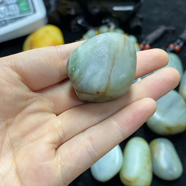 和田玉（糖玉）未镶嵌挂件