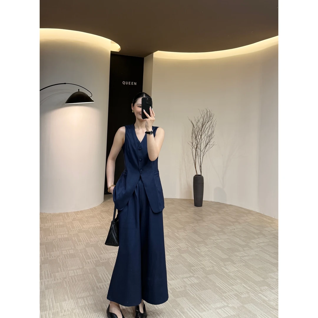 美丽私服显瘦马甲套裤160斤以内