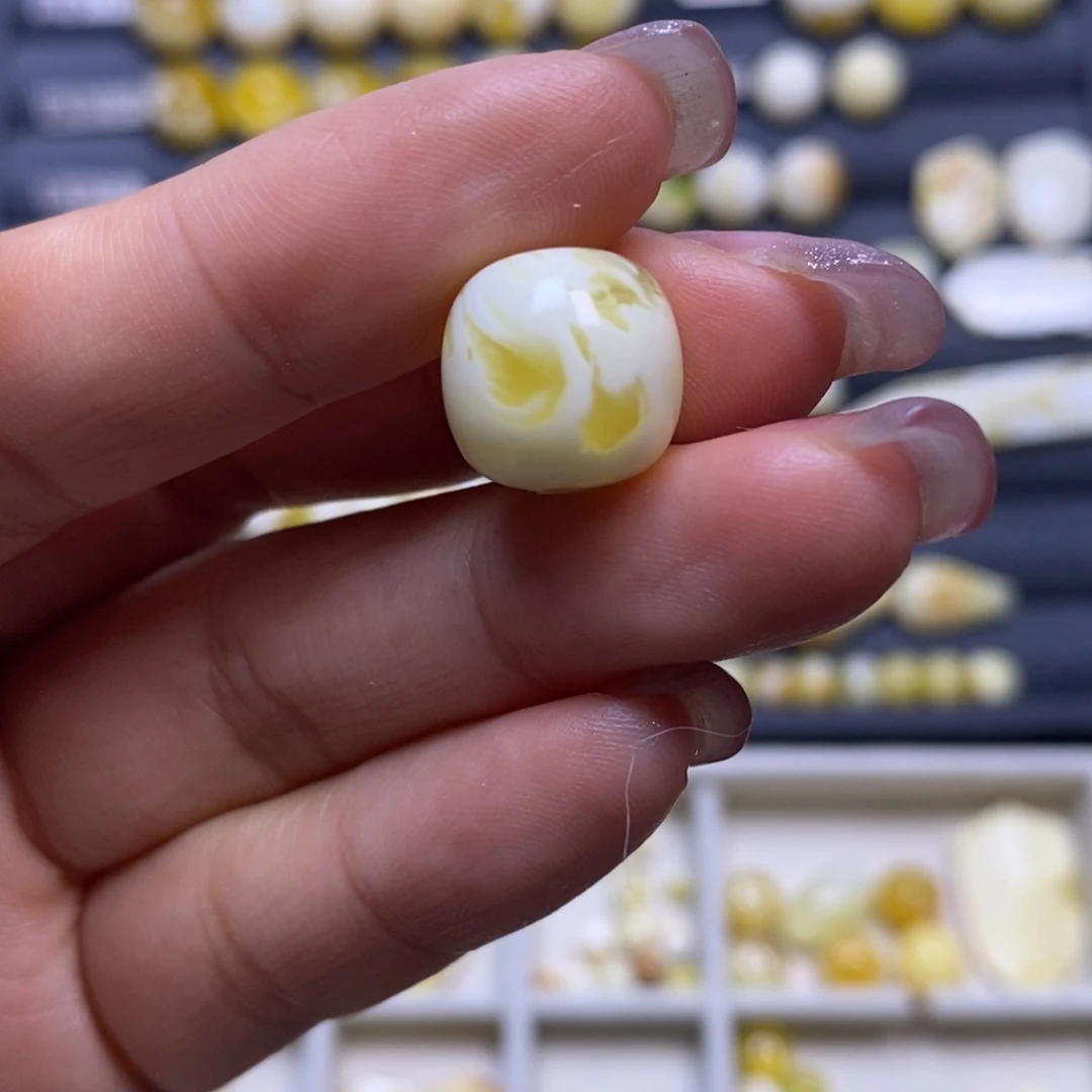 蜜蜡未镶嵌珠宝奇石瓷白溶洞妖花老型12.8*12.3mm