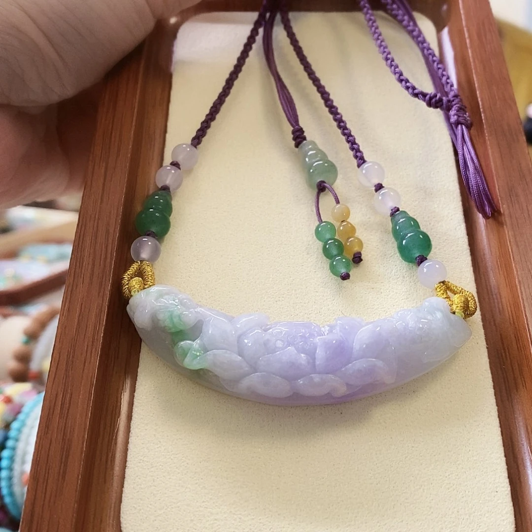 翡翠挂件未镶嵌翡翠挂件