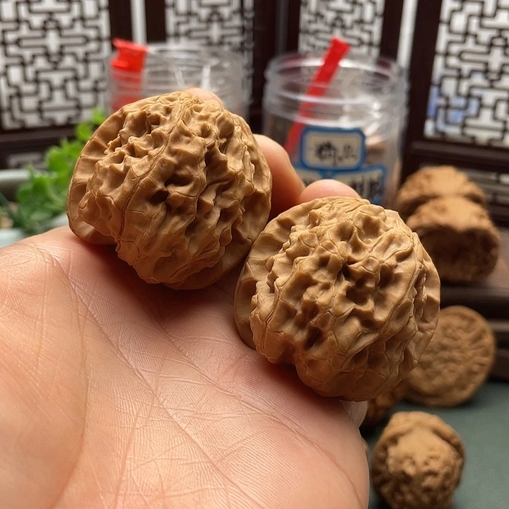 文玩核桃吊坠合欢