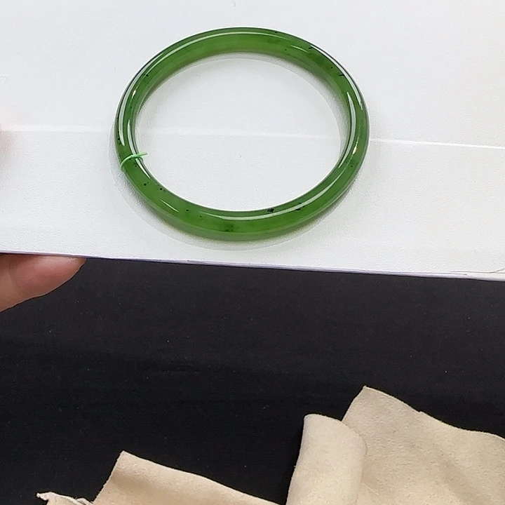 未镶嵌手镯和田玉56左右