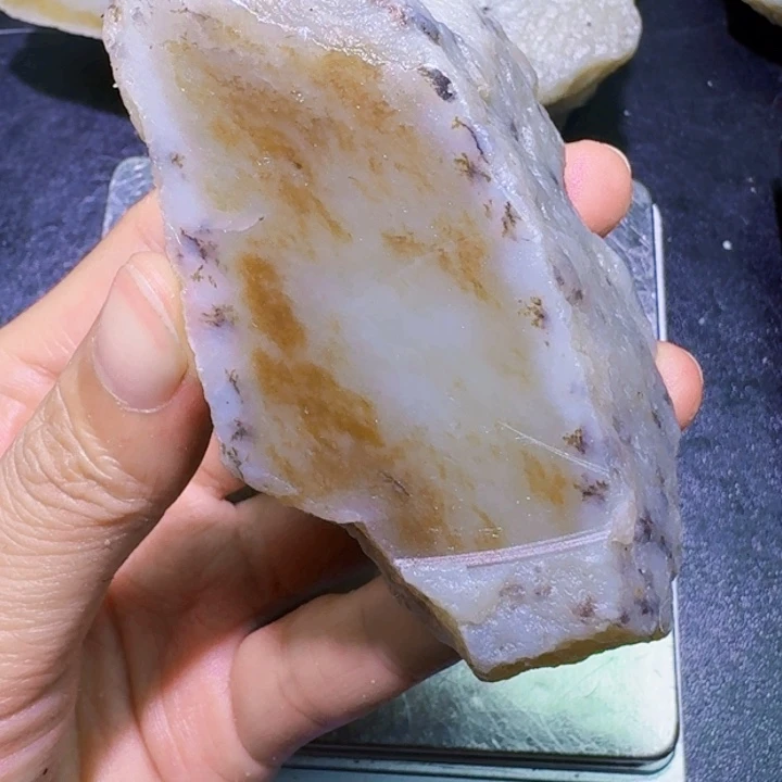 未镶嵌和田玉（糖玉）珠宝半成品