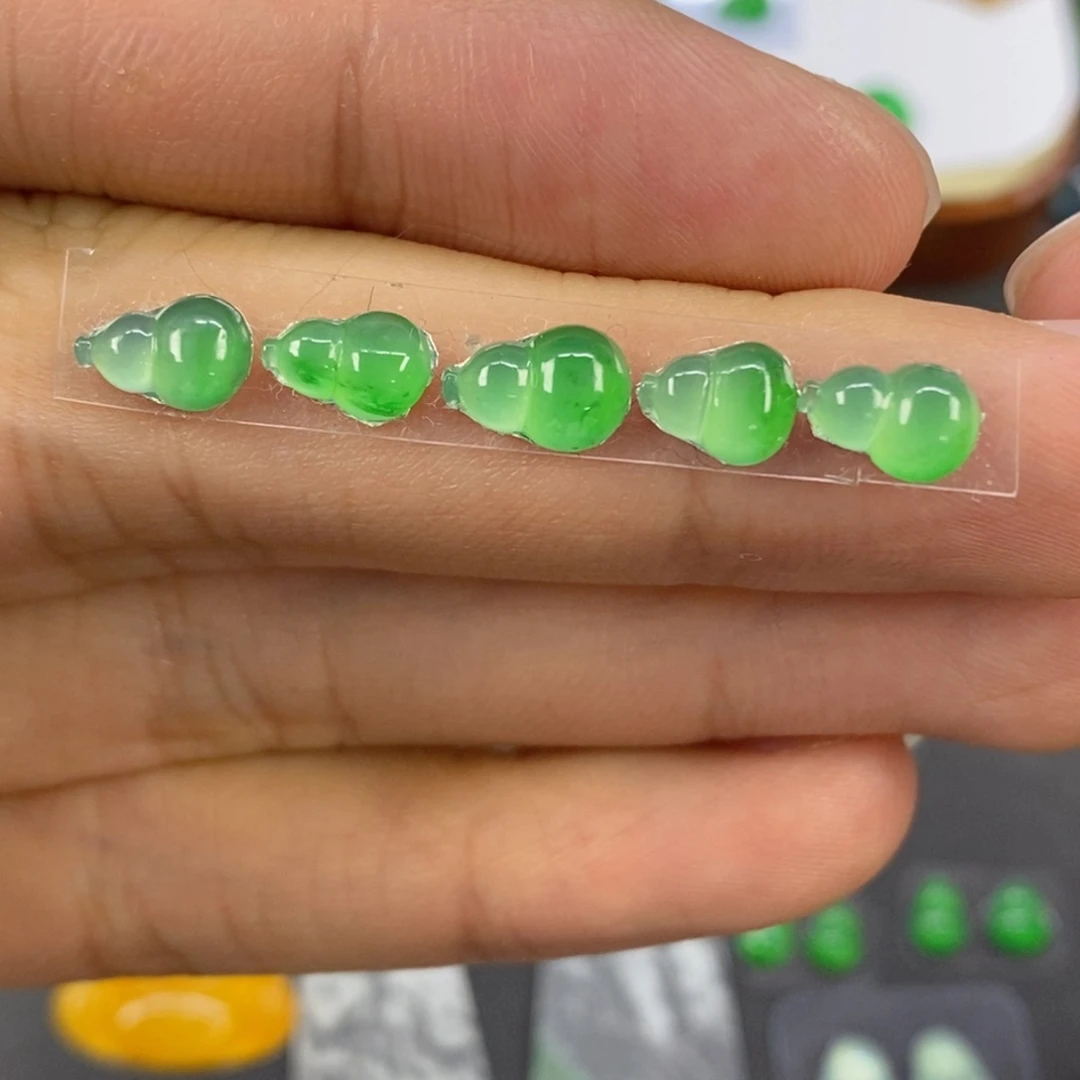 翡翠未镶嵌颈饰多样性发货