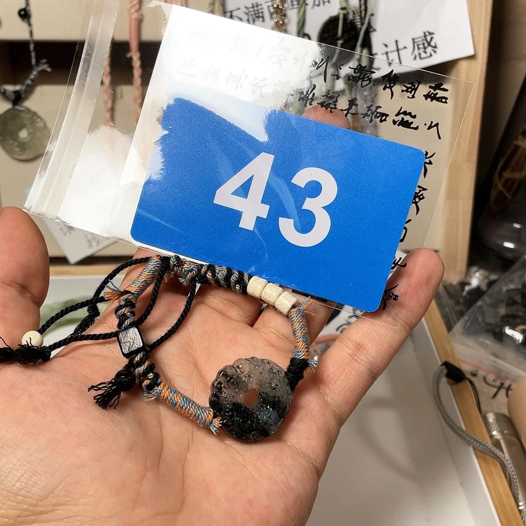 蛇纹石玉颈饰合金肥***啦