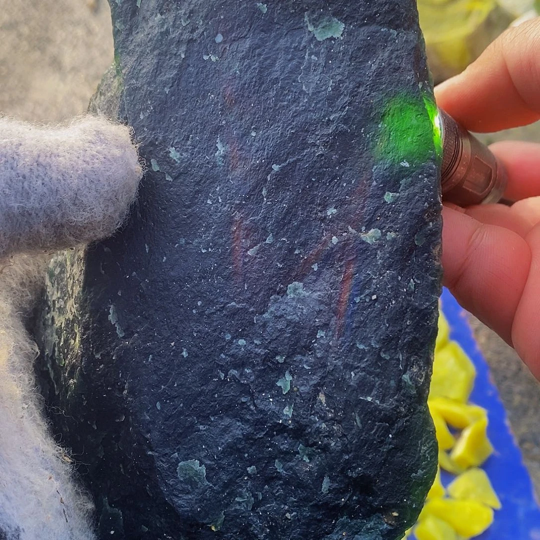 岫玉未镶嵌岫玉原石奇石摆件