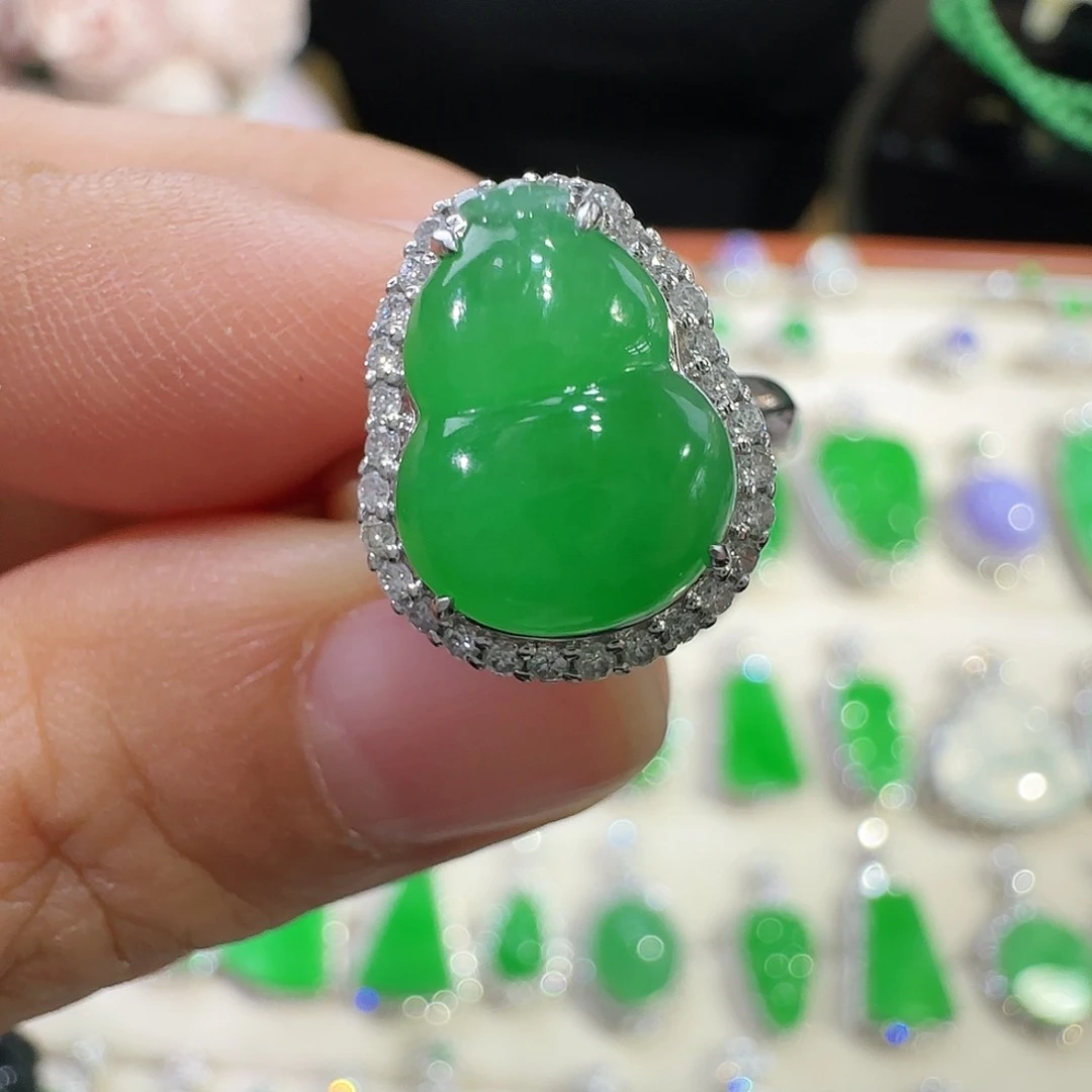 翡翠吊坠(不含链)18K金镶嵌