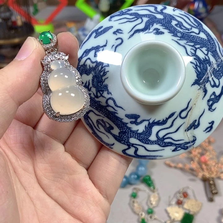 瓷片哈哈哈哈哈哈哈哈很艰难