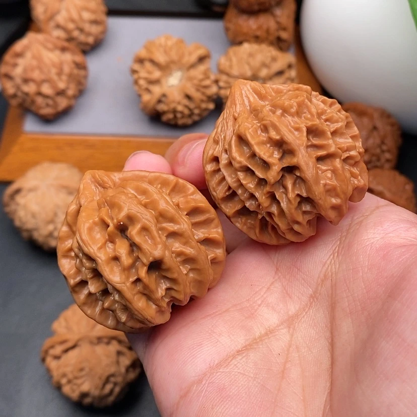 【闪购商品】文玩核桃把件曹大龙