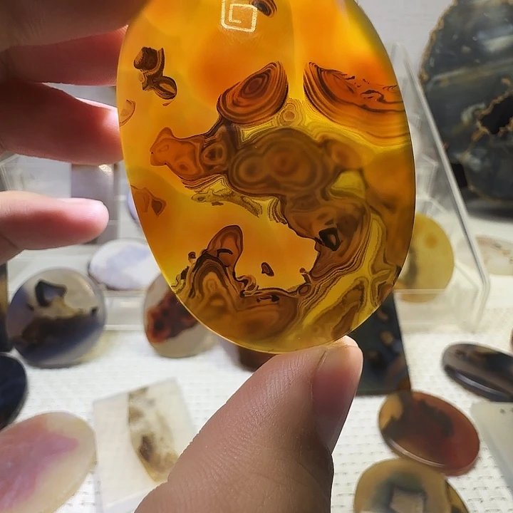 玛瑙/玉髓未镶嵌珠宝奇石