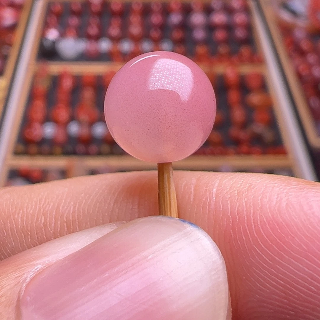 南红玛瑙未镶嵌珠宝奇石粉紫圆珠8.7mm