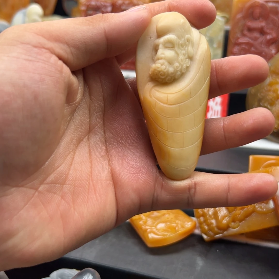 石英质玉（黄龙玉）未镶嵌黄龙玉