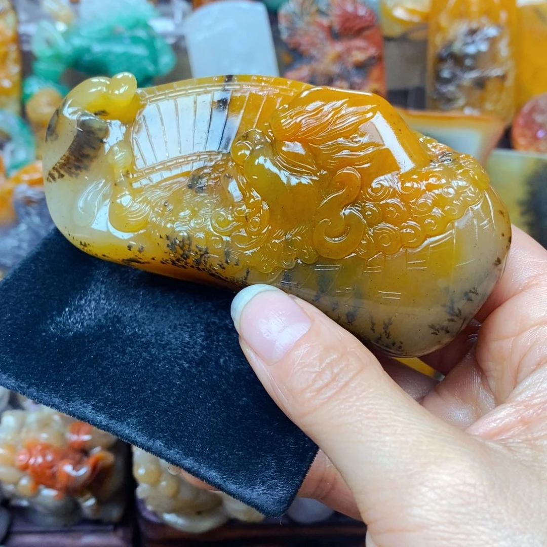 未镶嵌石英质玉（黄龙玉）颈饰