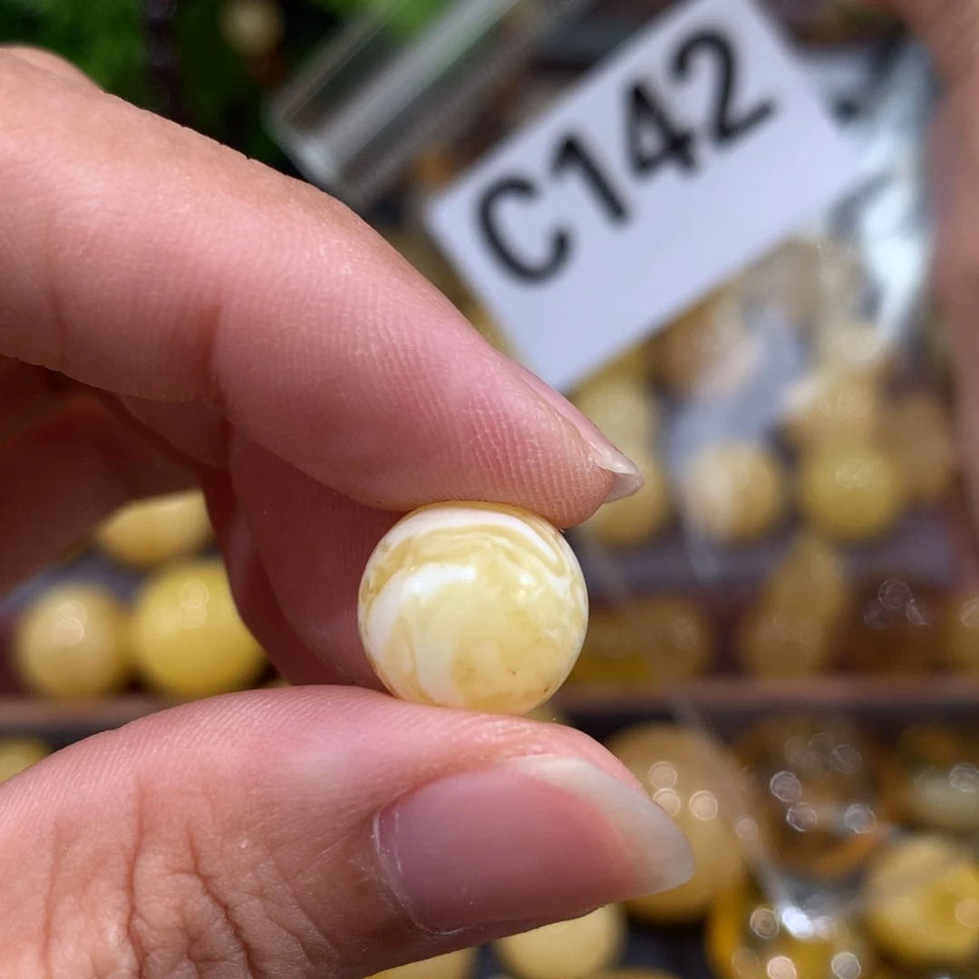 未镶嵌琥珀珠宝奇石