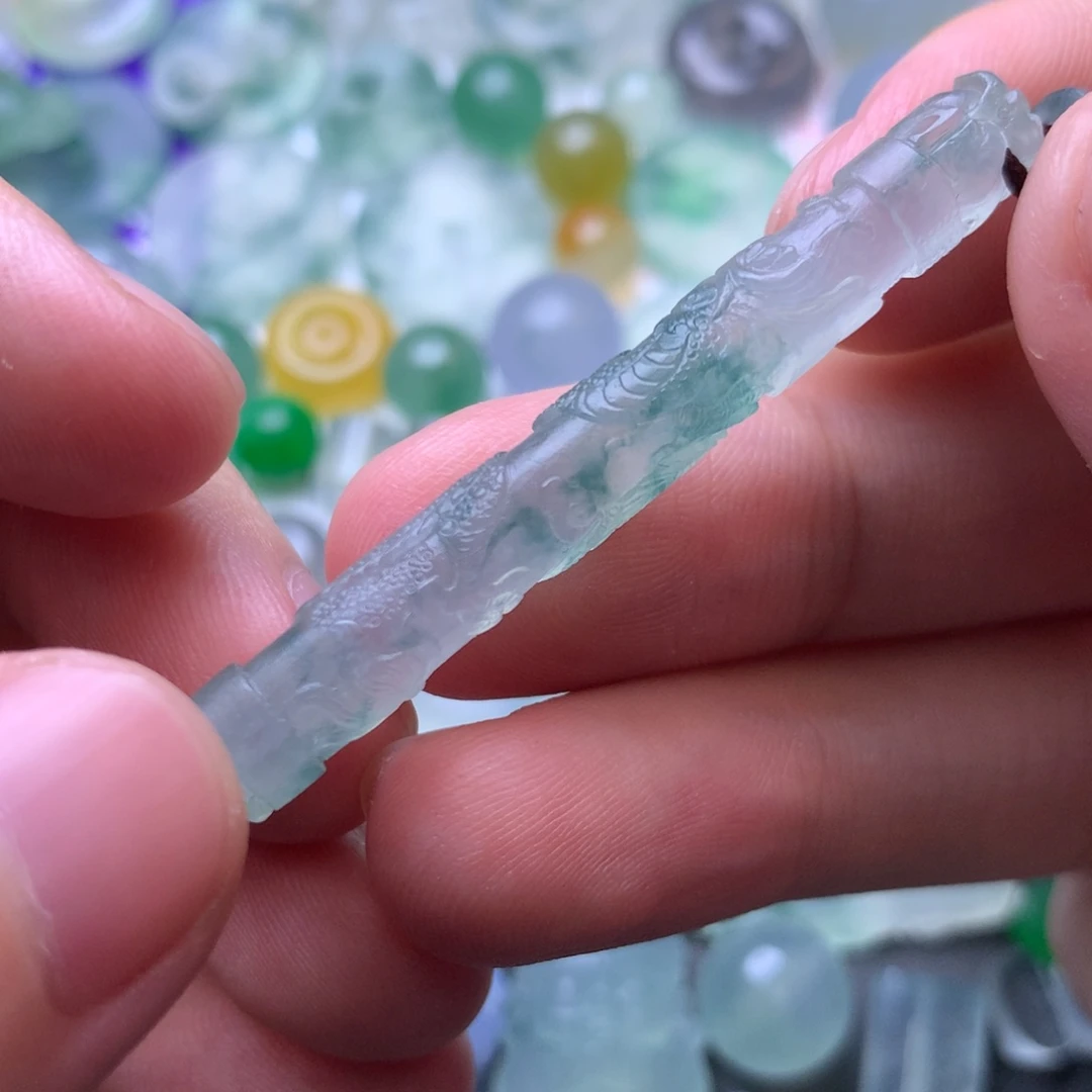 定制翡翠未镶嵌挂件